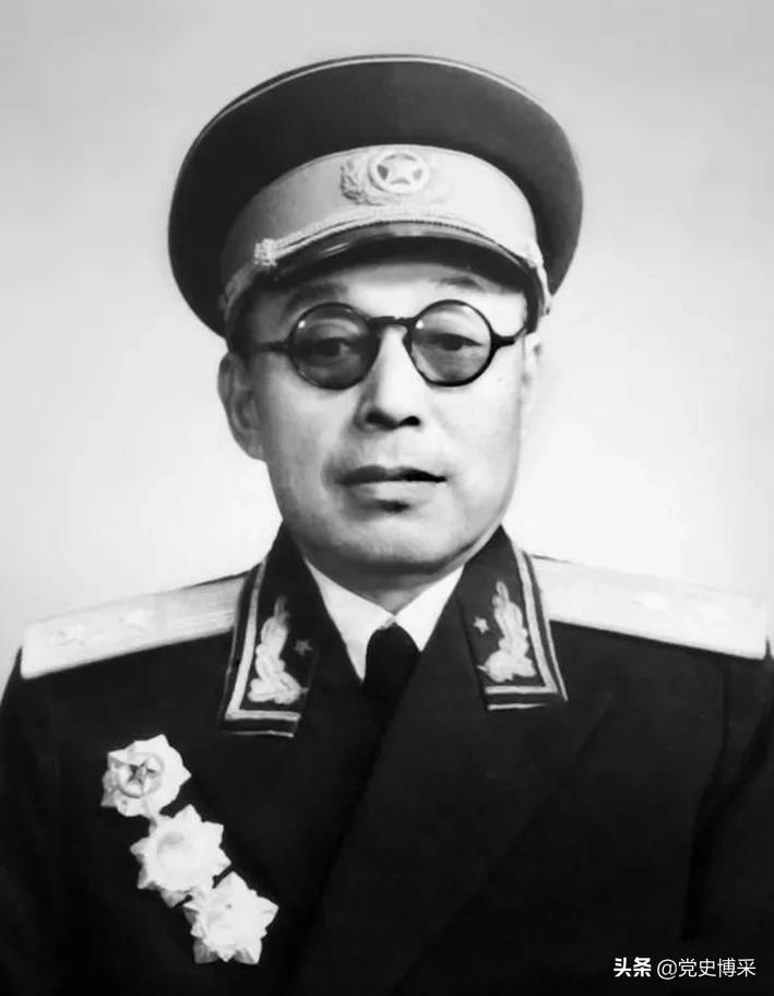 开国中将,和*世友许**同为少林出身的武功高手,毛主席戏称他不当和尚当将军