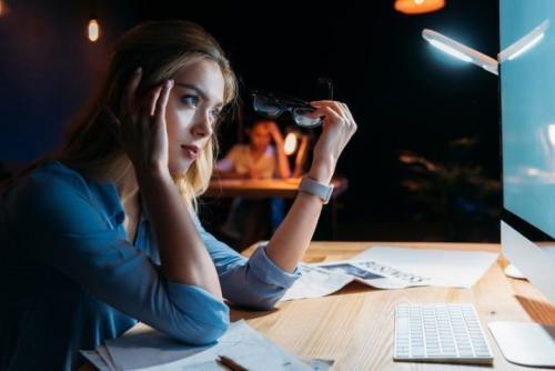 说话脸红时如何克服,说话容易脸红自己都不知道怎么办