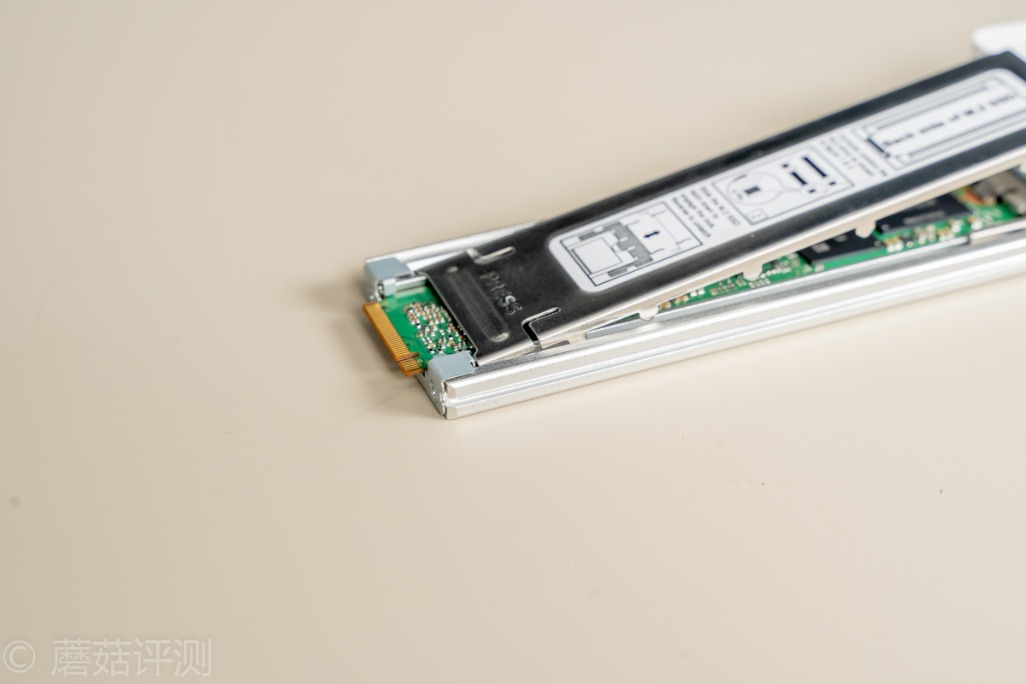 极速插拔，解锁更多使用姿势、ICYDock硬盘抽取盒PCI转M2评测