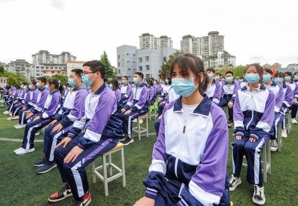 天价校服600元,“天价校服”事件