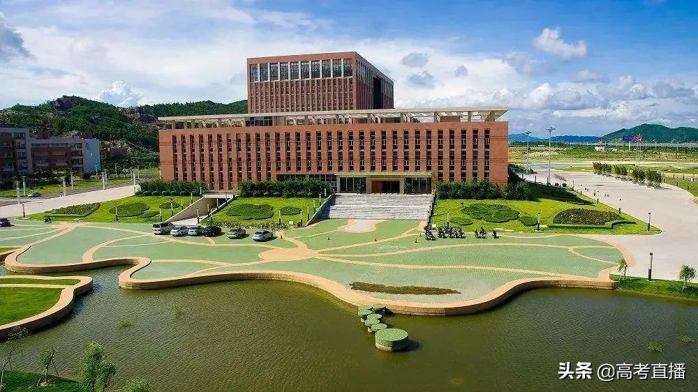 被不喜欢的专业录取了要不要自考,被不喜欢的专业录取不能退吗