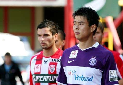 40岁中国足球留洋传奇宣布退役,目前留洋的中国足球运动员有哪些