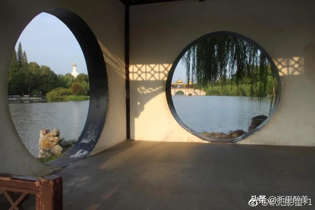 湖光秋月两相和古诗,湖光秋月两相和的诗意