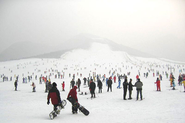 军都山滑雪场不滑雪门票多少钱,军都山滑雪场周末日场不限时