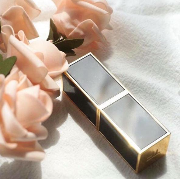 最适合春夏的口红显白又显嫩,春夏必备口红阿玛尼