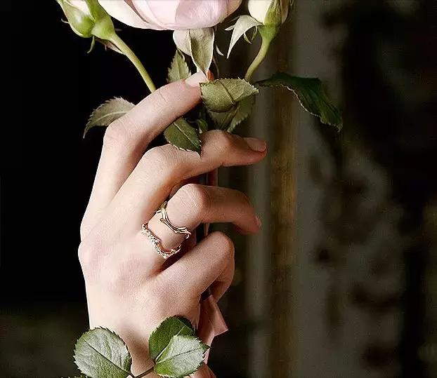 选择蓝色的好处,选择蓝色的人是什么心理