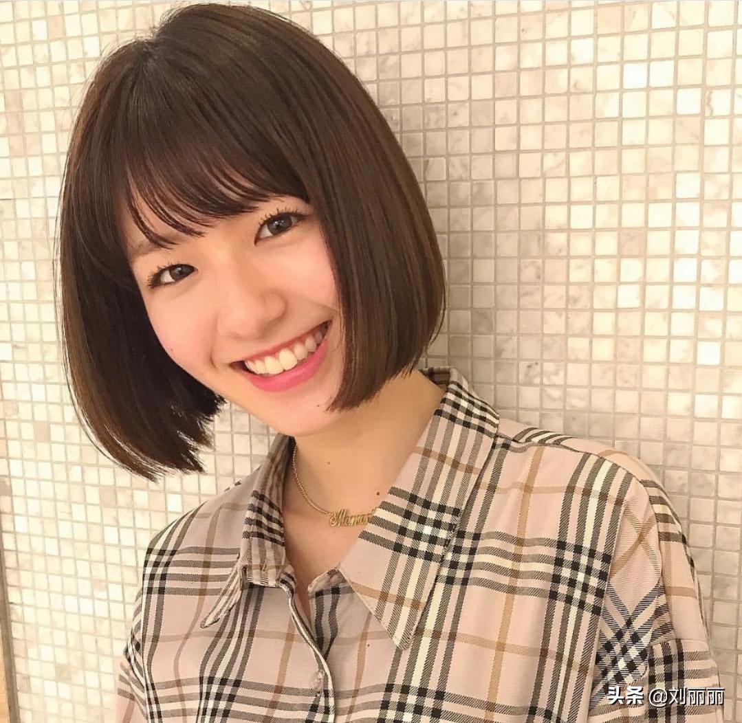 女生短发别针造型,所有女生剪完不用打理的减龄短发