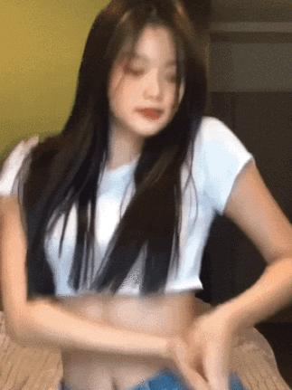 还在追韩系fashion？我已经掉入了泰妹Lisa的坑