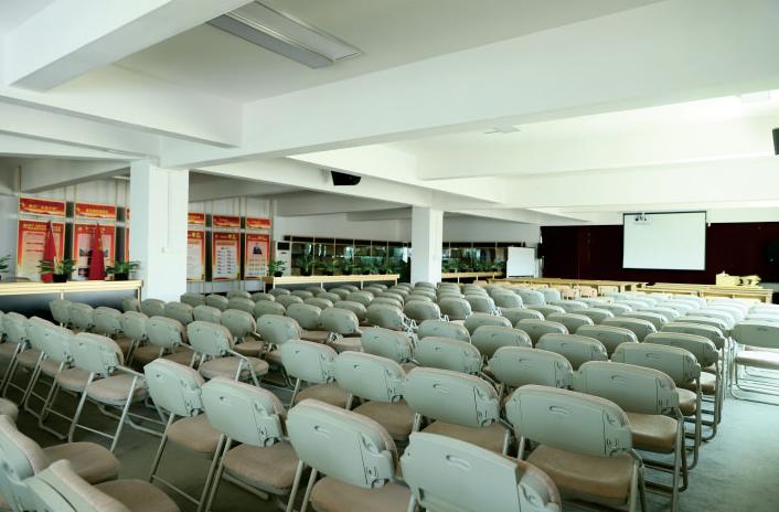 金螳螂鞋业公众号已启动，喜欢军品鞋靴类的朋友欢迎关注