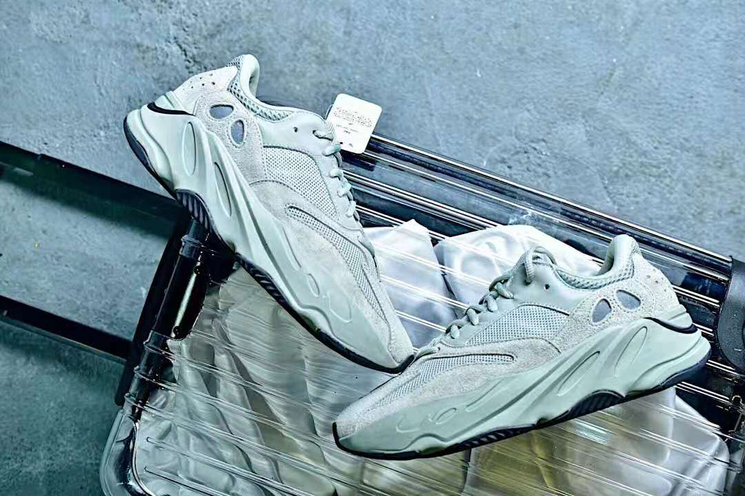 高仿鞋真标和纯原的区别,高仿鞋和正品的质量有什么区别