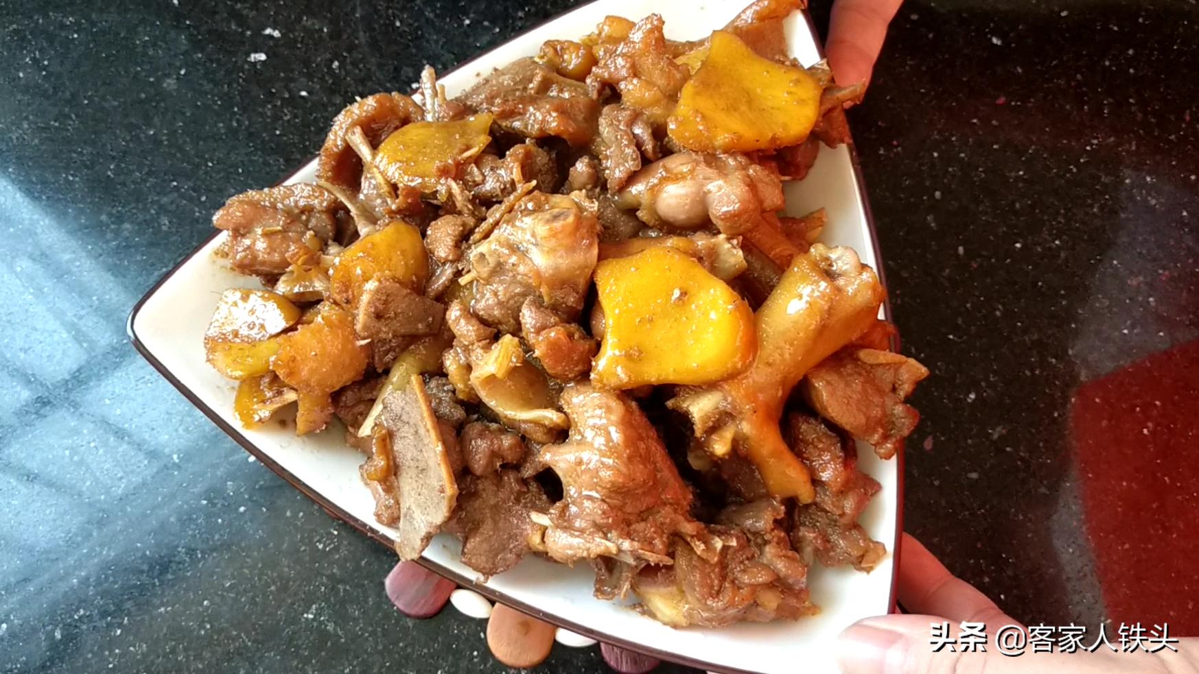 鸭肉好吃的做法一次炒一大盘,鸭肉最好吃的三种做法