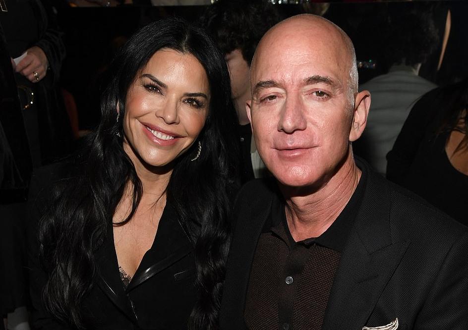 贝佐斯前妻有多少钱,贝索斯的现任妻子