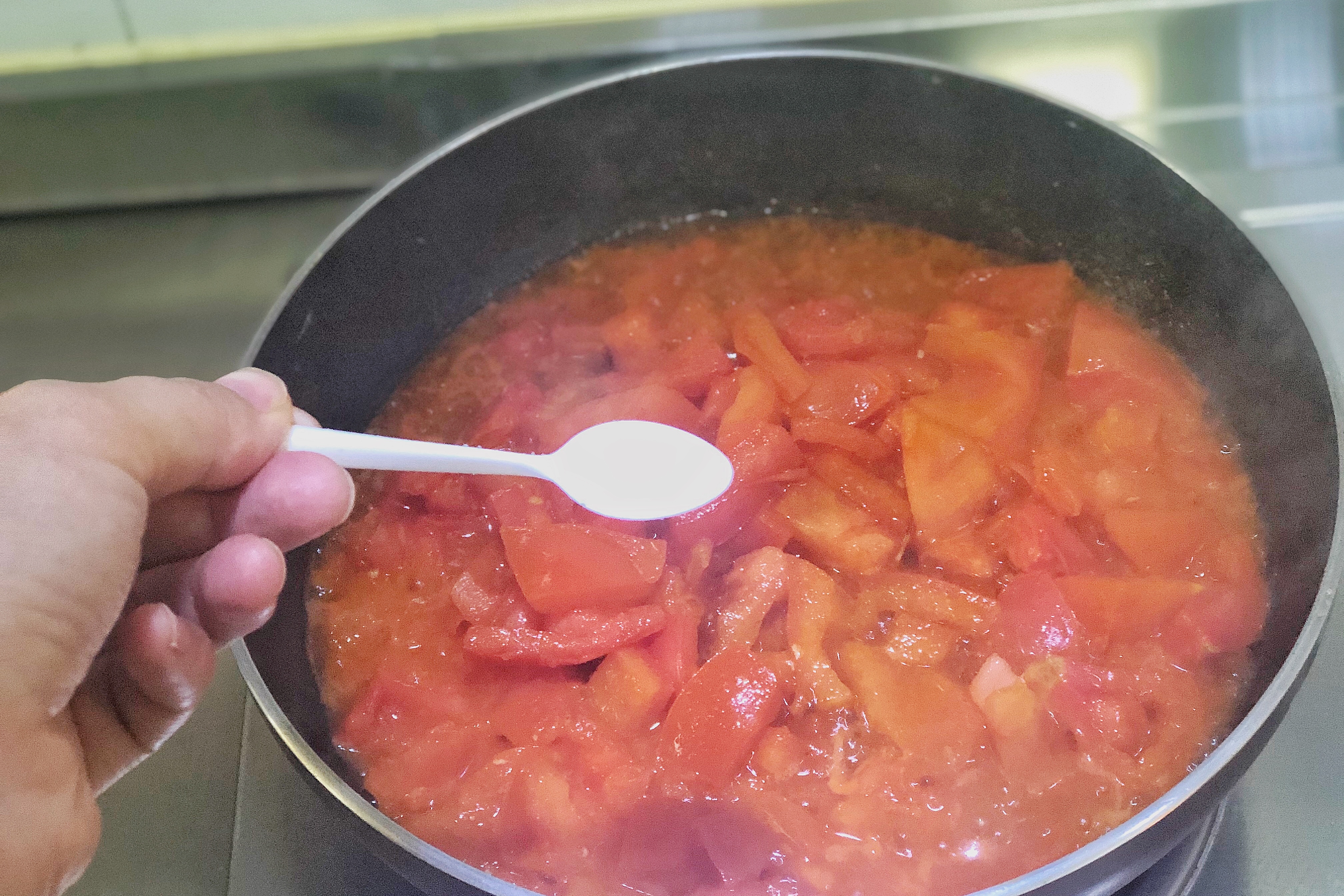 自己在家做拉面一次就能成功，和西红柿鸡蛋卤是绝配，爽滑弹牙