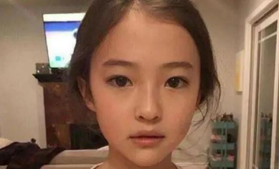 “女儿太漂亮”，竟成了全家人累赘，爸爸看孩子越长越好看就心烦