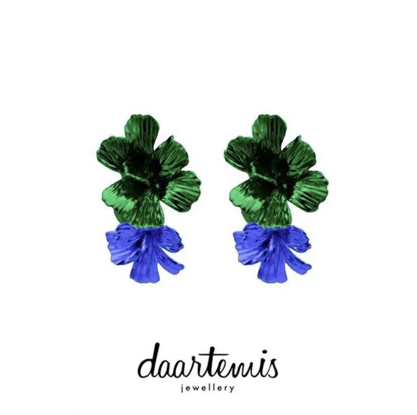 珍珠耳钉优雅永不过时,经典大方的耳钉