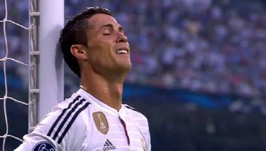 c罗还没走进更衣室就开始哭,c罗感动到哭全场视频