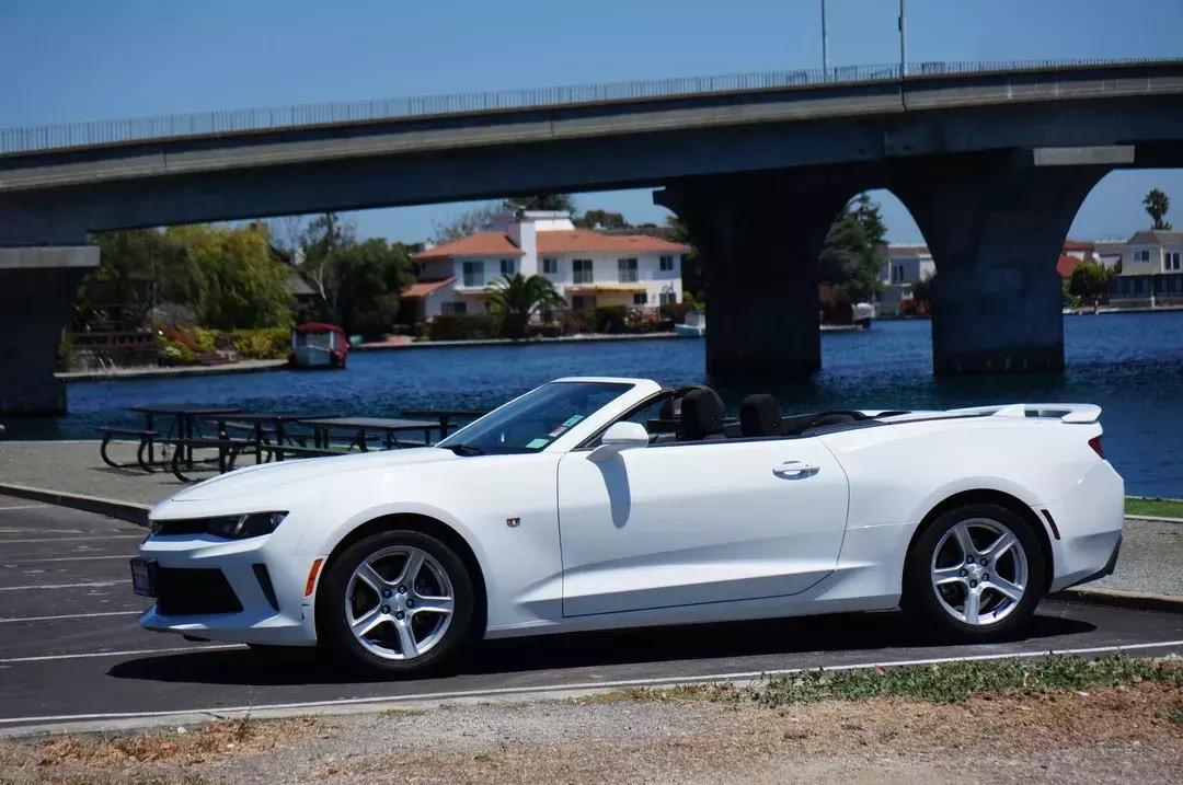 科迈罗挑战野马,科迈罗vs野马挑战者