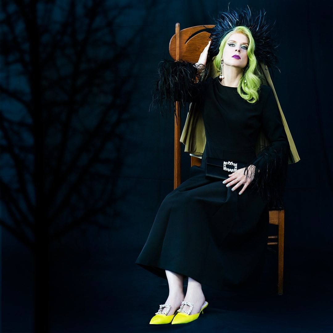 经典奢侈高跟鞋品牌有哪些,时尚界的宠儿高跟鞋的演变史