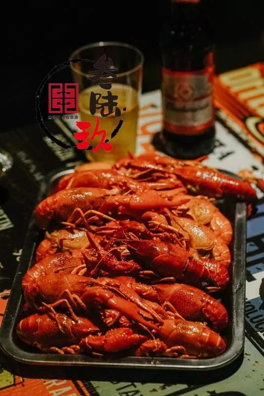 人生一串,烟火江湖!这家铁板烧烤店用串串翻起儿时回忆