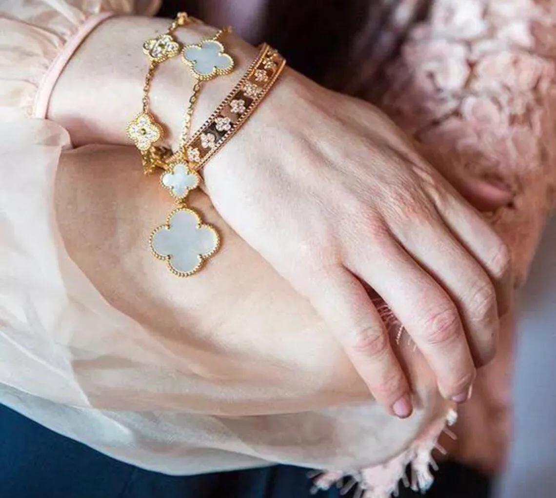 一条梵克雅宝的四叶草项链报价,白贝母项链梵克雅宝价格表