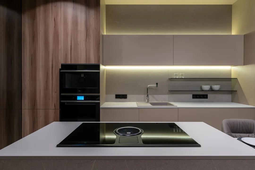 顶层挑高复式轻奢风格,香港天汇顶层复式