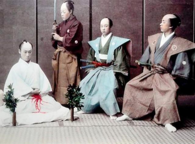 美化侵华日军事件观点,日本人评价切腹壮举