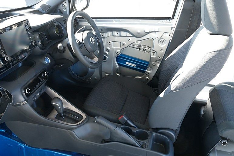 丰田雅力士2011款1.6g自动炫动版,全新丰田雅力士gr