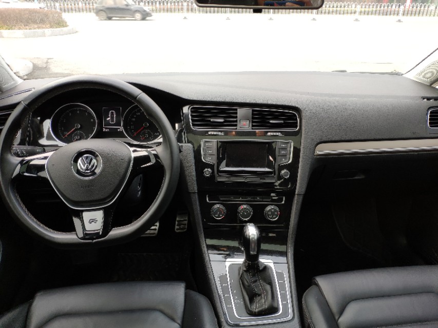 淘车成功,10.5万拿下2016年的大众高尔夫25周年纪念版,值不值?