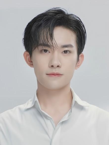 易烊千玺高考成绩理想,易烊千玺多久公布高考成绩