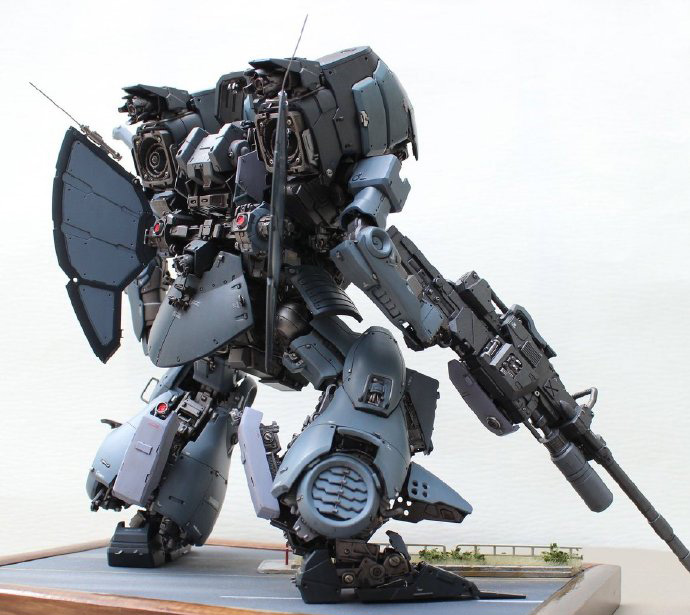 破碎机械感十足，拦截型迪杰改