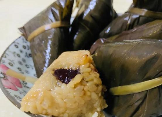 吃不完的粽子切记直接放冰箱,煮好了的粽子吃不完怎么保存