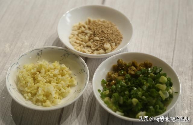 酸辣白菜魔芋丝减脂餐,酸辣魔芋丝低脂