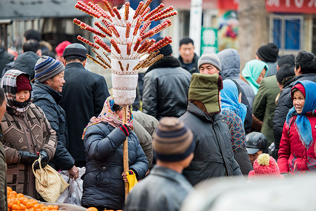 小时候的年夜饭，我们每家每户要吃猪蹄，你们那边的年夜饭呢？