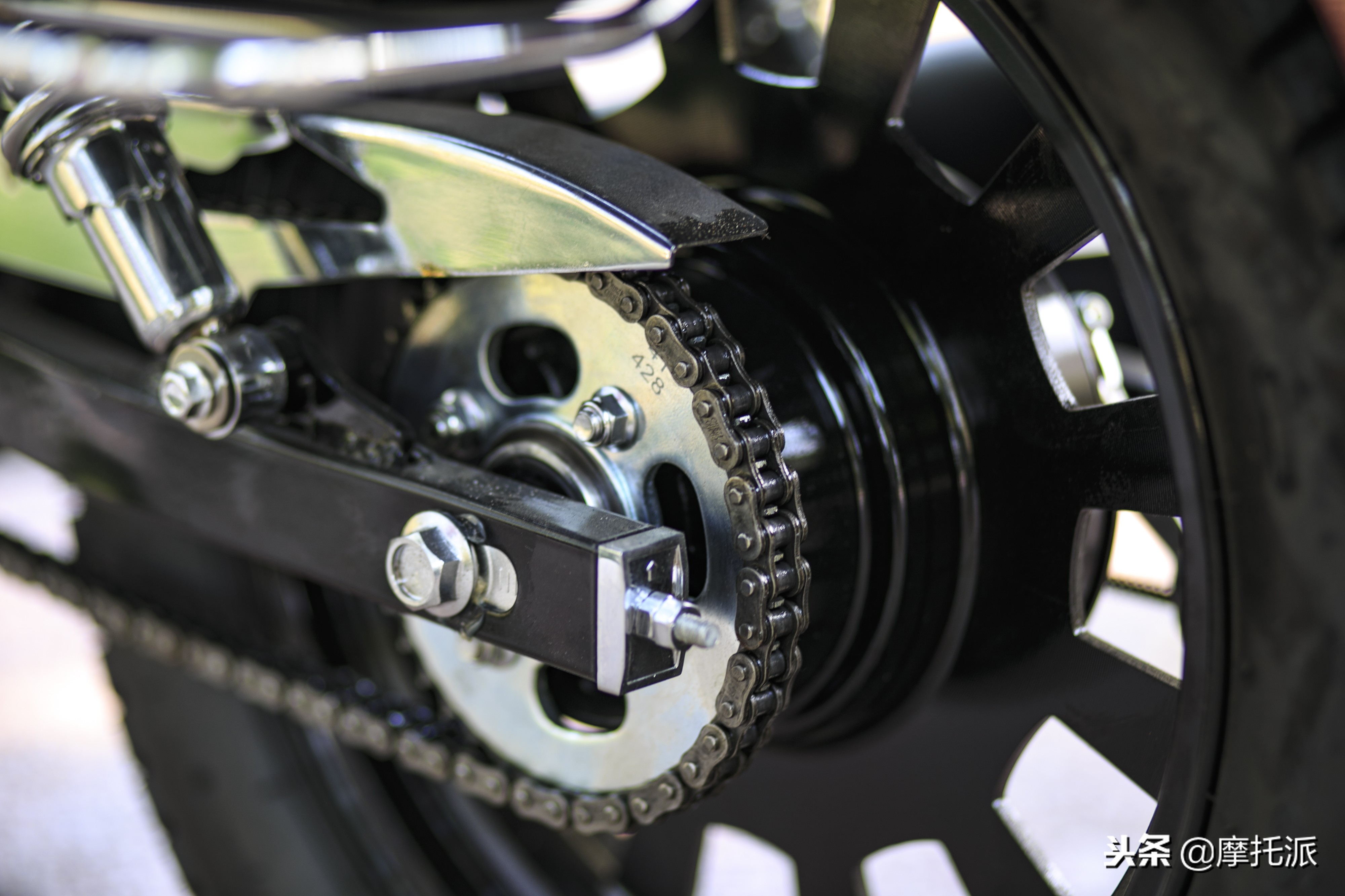 凯威极光200摩托车,钱江凯威荣光202和极光200的区别