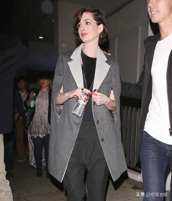 冬季洋气斗篷长款,秋冬披肩斗篷穿搭