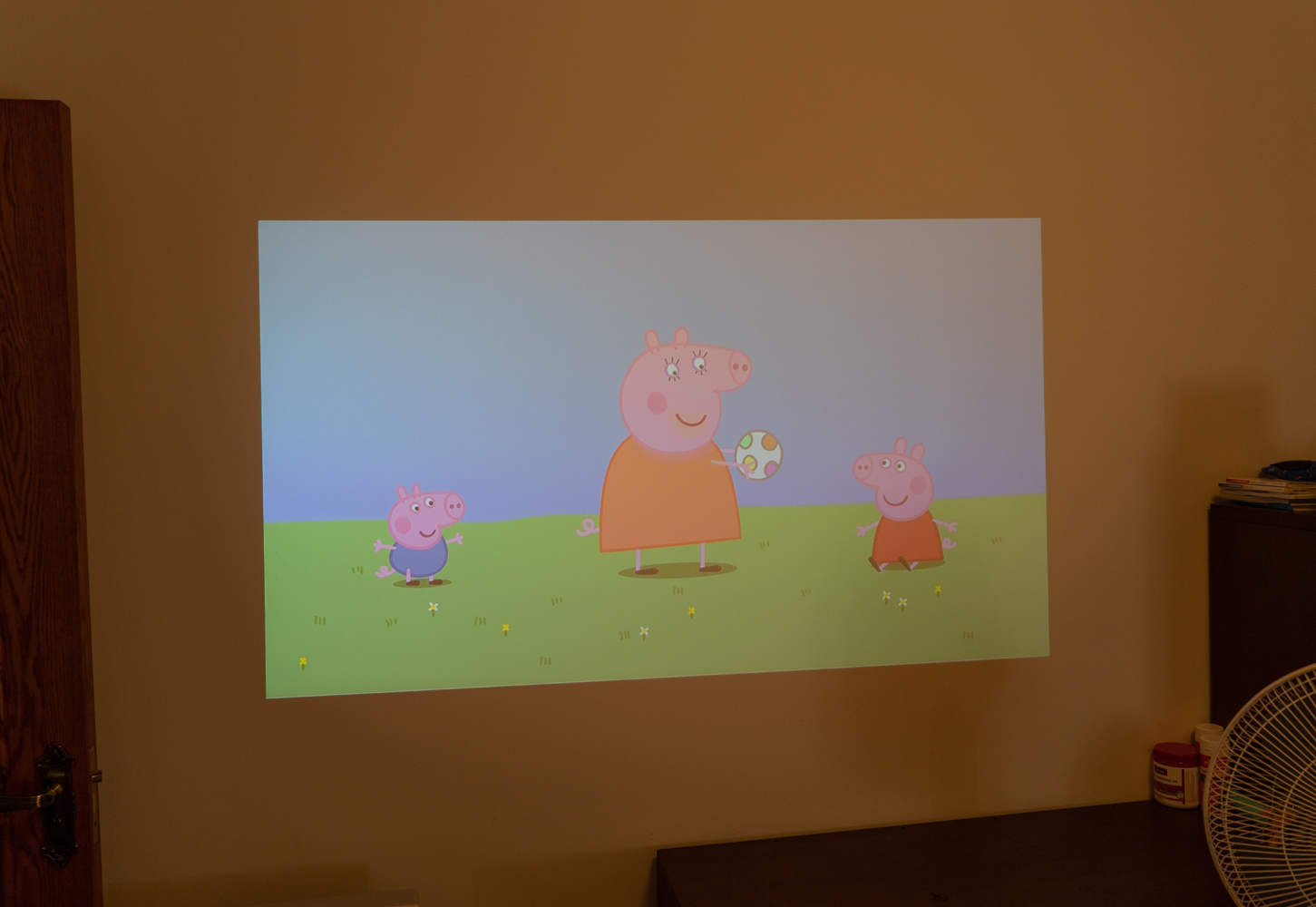 峰米投影仪smart升级版对比普通版,峰米smart投影仪对比小米2