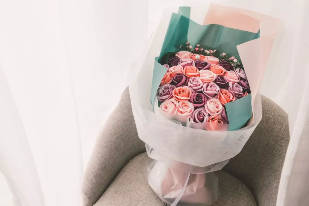 掬水月在手弄花香满衣有何深意,掬水月在手弄花香满衣原文