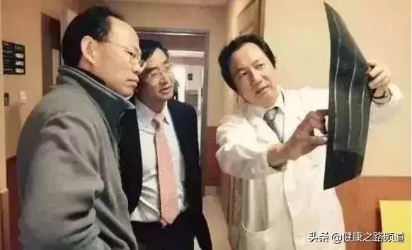 这两个动作会让血栓瞬间脱落,如何防止血栓脱落堵塞血管