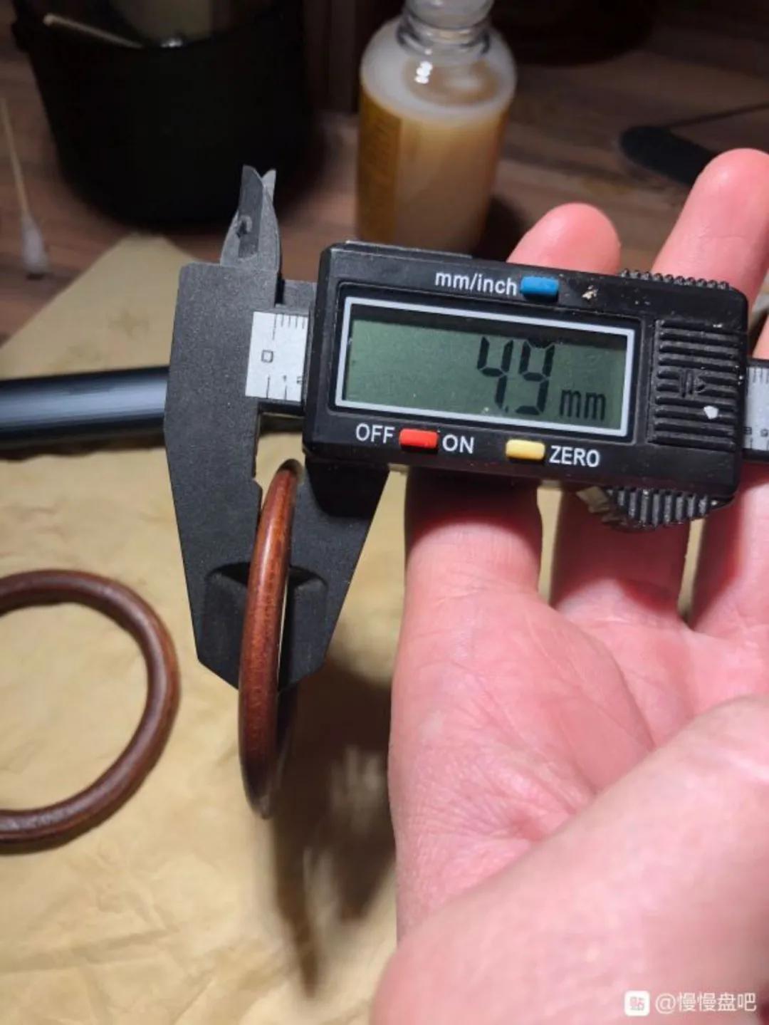 懒人必爱，洗澡都不用摘！花几十块钱做个皮环，能戴一辈子