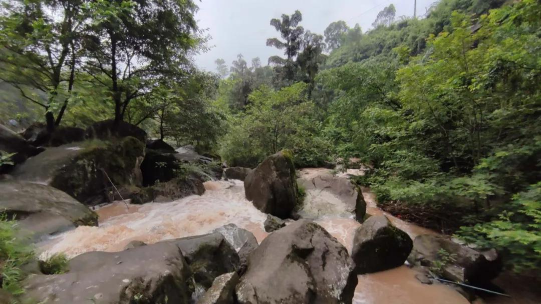 济南惊现黄果树瀑布般美景,惊现黄果树瀑布