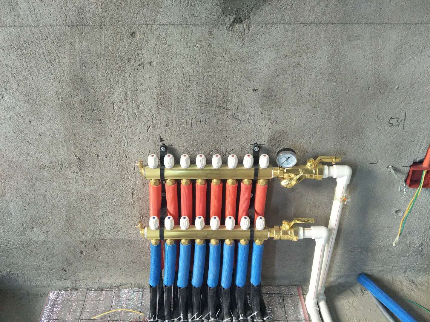 新房装修地暖需要做什么,装修水电地暖哪个先装