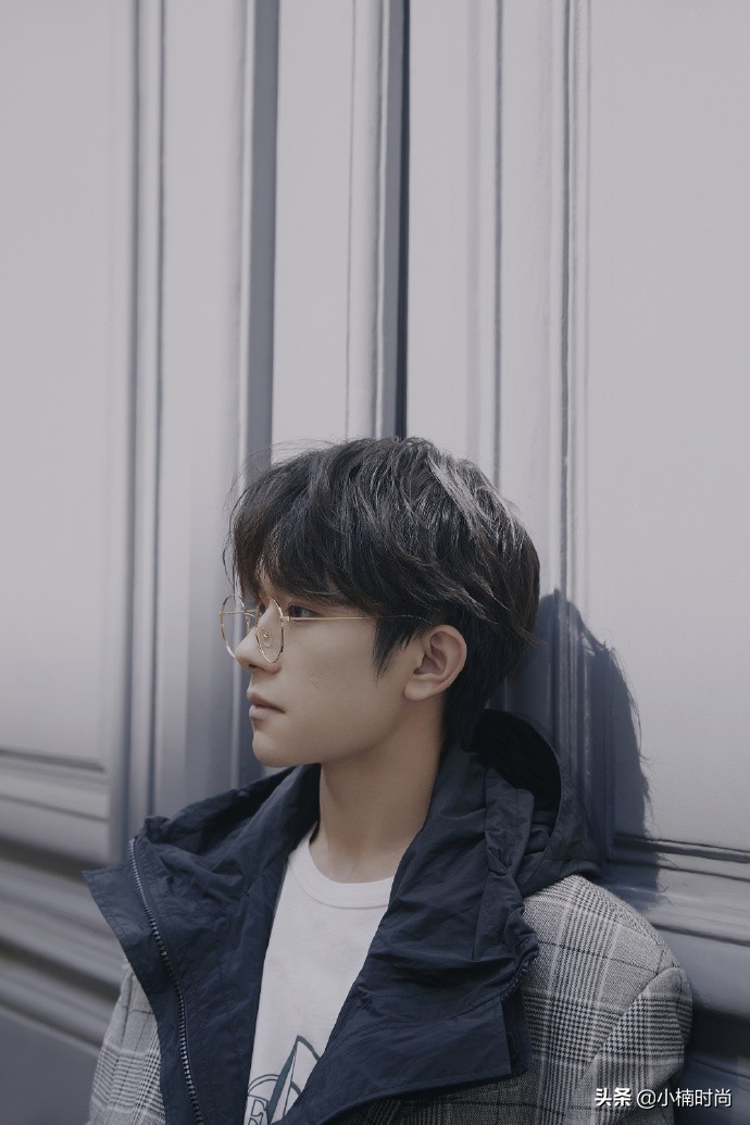 易烊千玺个人穿搭,易烊千玺痞帅夏季穿搭