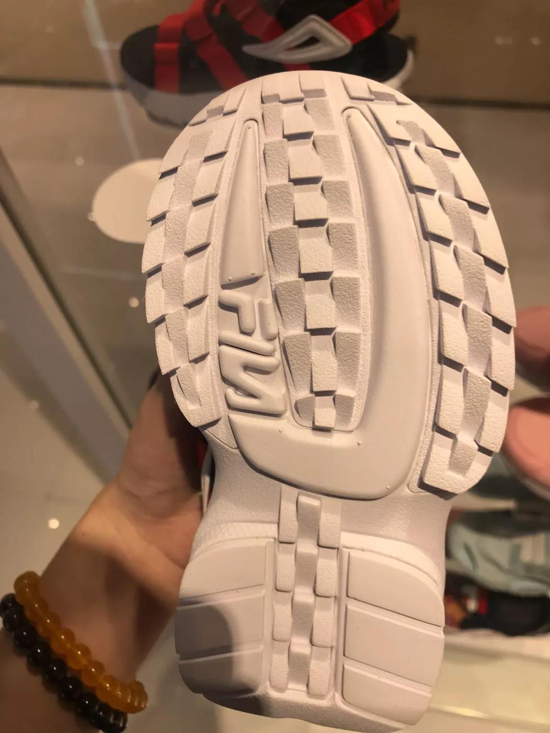 儿童凉鞋软底什么牌子好,儿童凉鞋哪种鞋底舒服