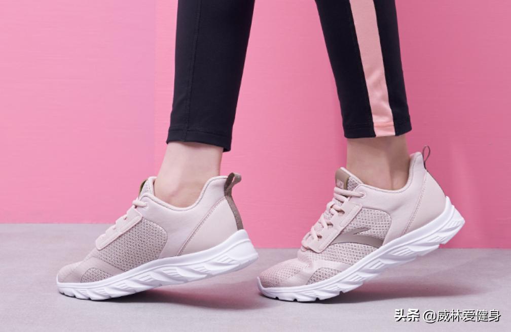 如何选择运动跑鞋,如何挑选女士运动跑鞋