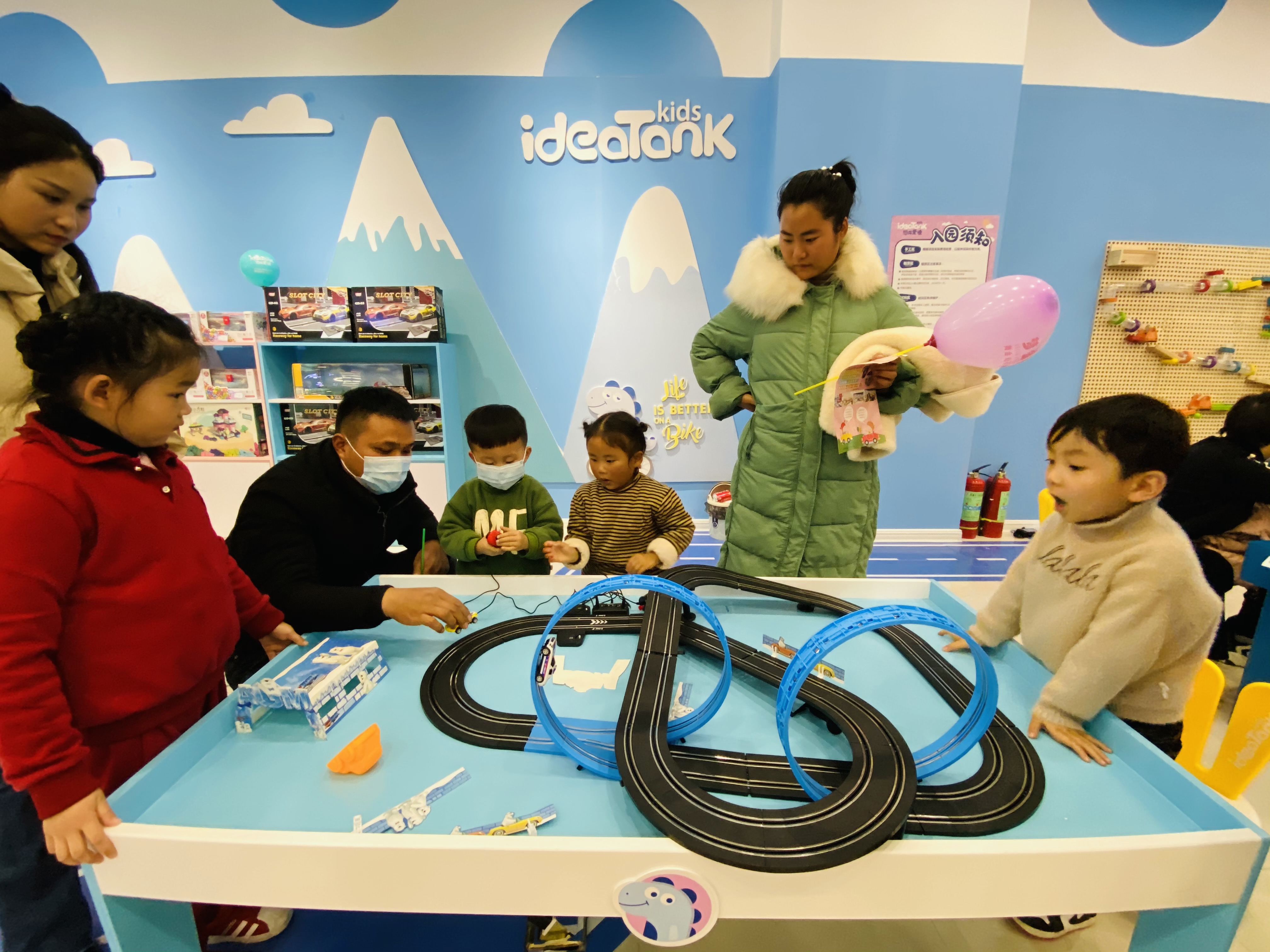 开一个玩具店能赚钱吗,开一家乐高玩具店需要多少钱