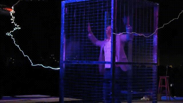 飞机怕雷击吗,飞机真的很危险吗