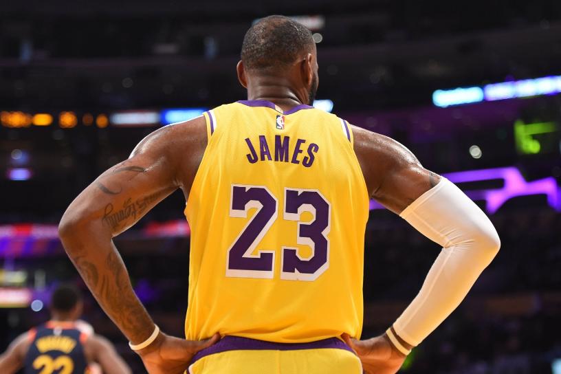 格林恶意犯规老詹,格林被吹技术犯规老詹笑