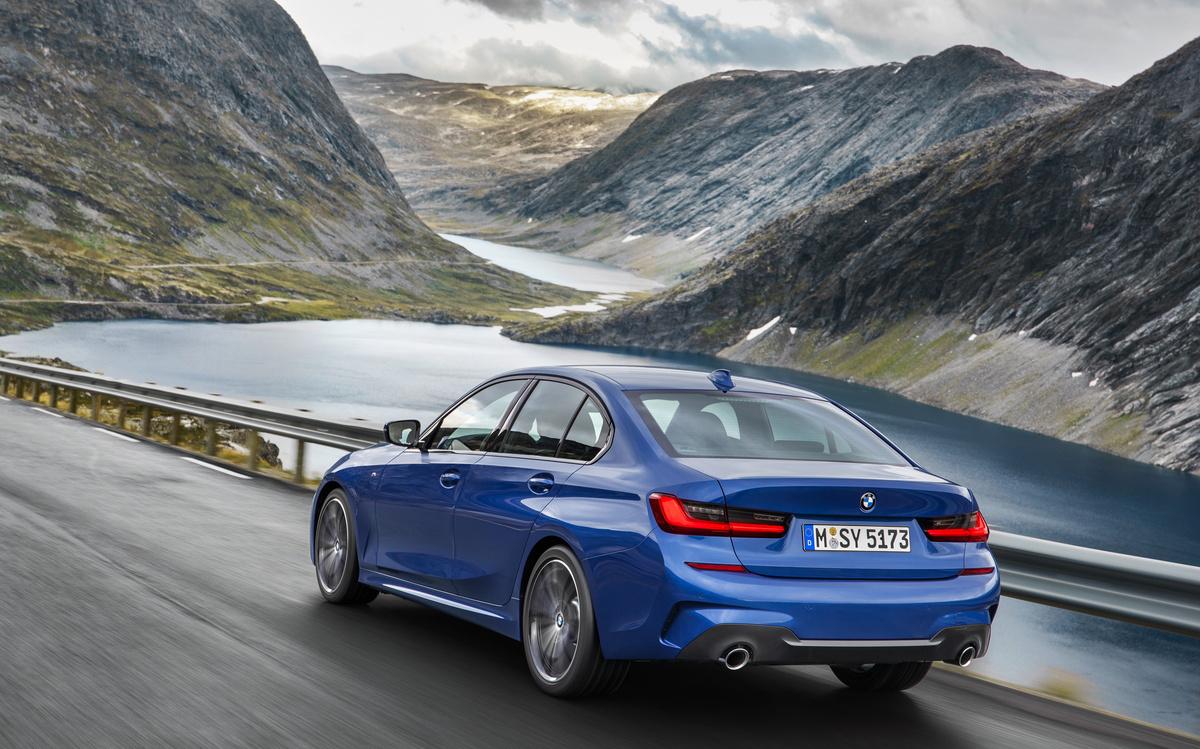 车主评宝马3系,车主真实用车体验马自达3