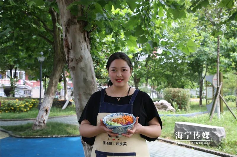 开了宝马卖凉皮,90后小伙创业卖凉皮