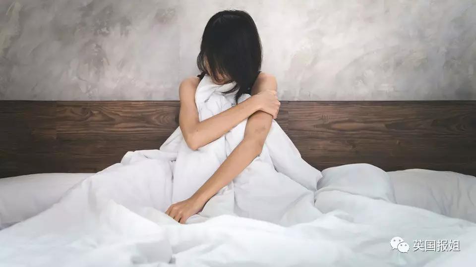 女子假扮男人骗60万,女子女扮男装同居骗100万